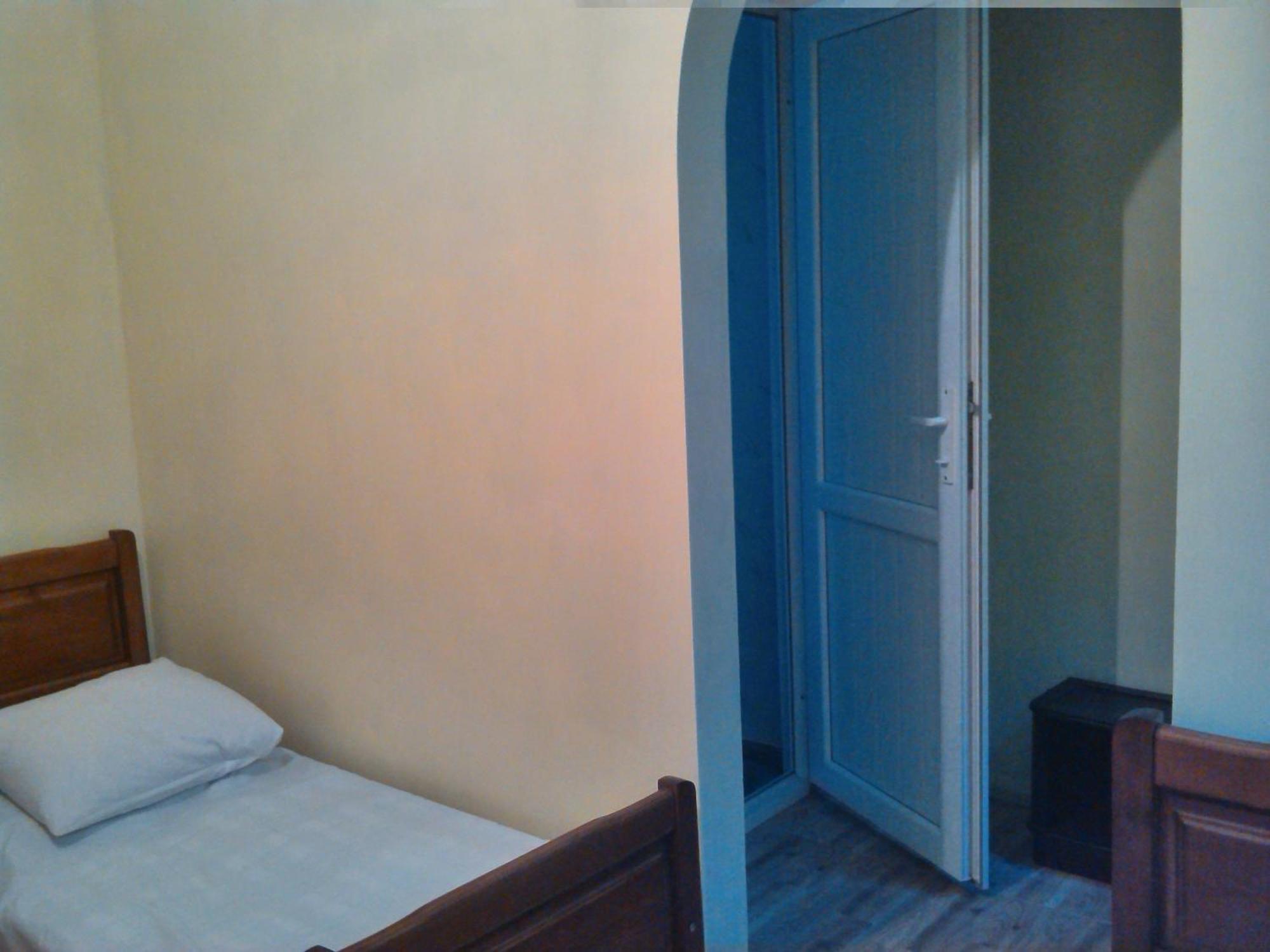 White Guest House Батуми Екстериор снимка