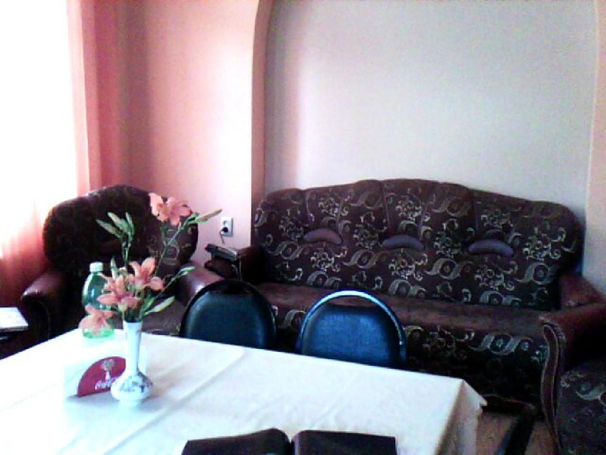 White Guest House Батуми Екстериор снимка