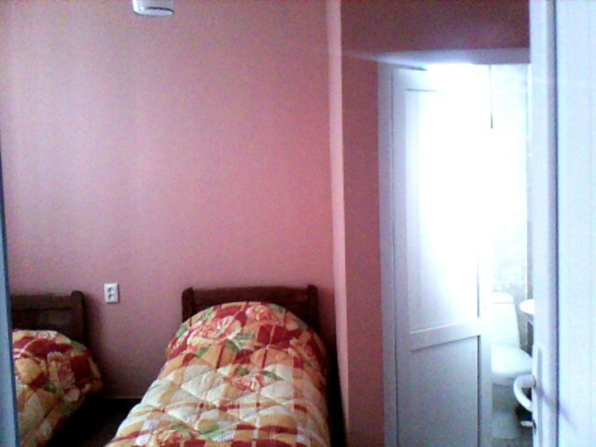 White Guest House Батуми Екстериор снимка