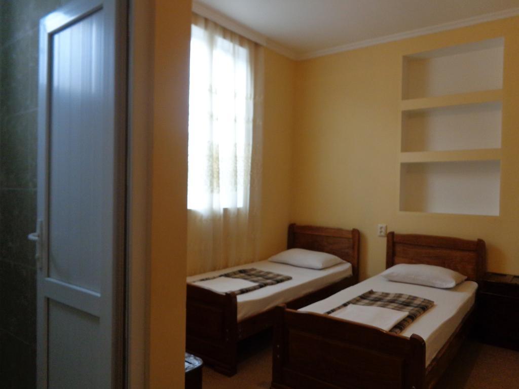 White Guest House Батуми Екстериор снимка