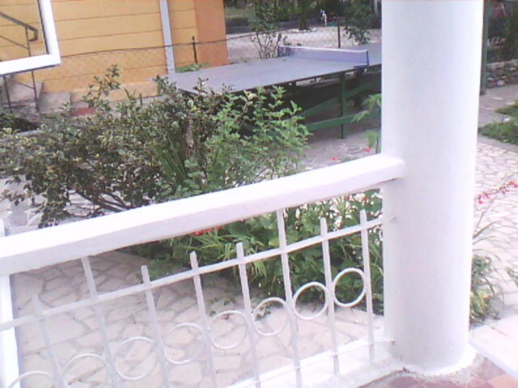 White Guest House Батуми Стая снимка