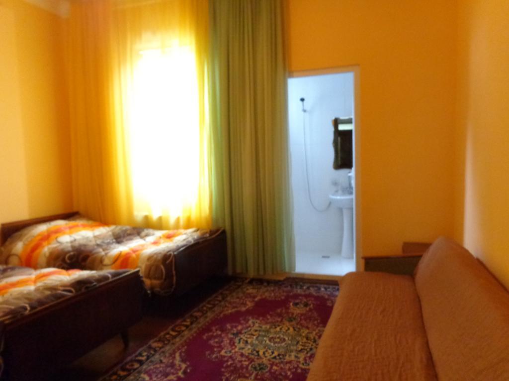 White Guest House Батуми Екстериор снимка