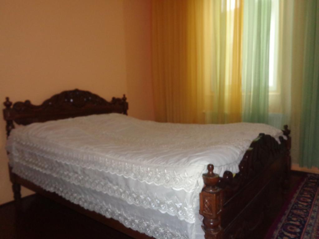 White Guest House Батуми Екстериор снимка